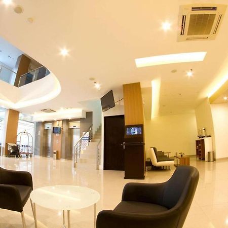 Hotel 88 Grogol By Wh Yakarta Exterior foto